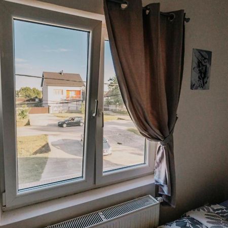 Apartmani Tea I Toni Gradiste المظهر الخارجي الصورة