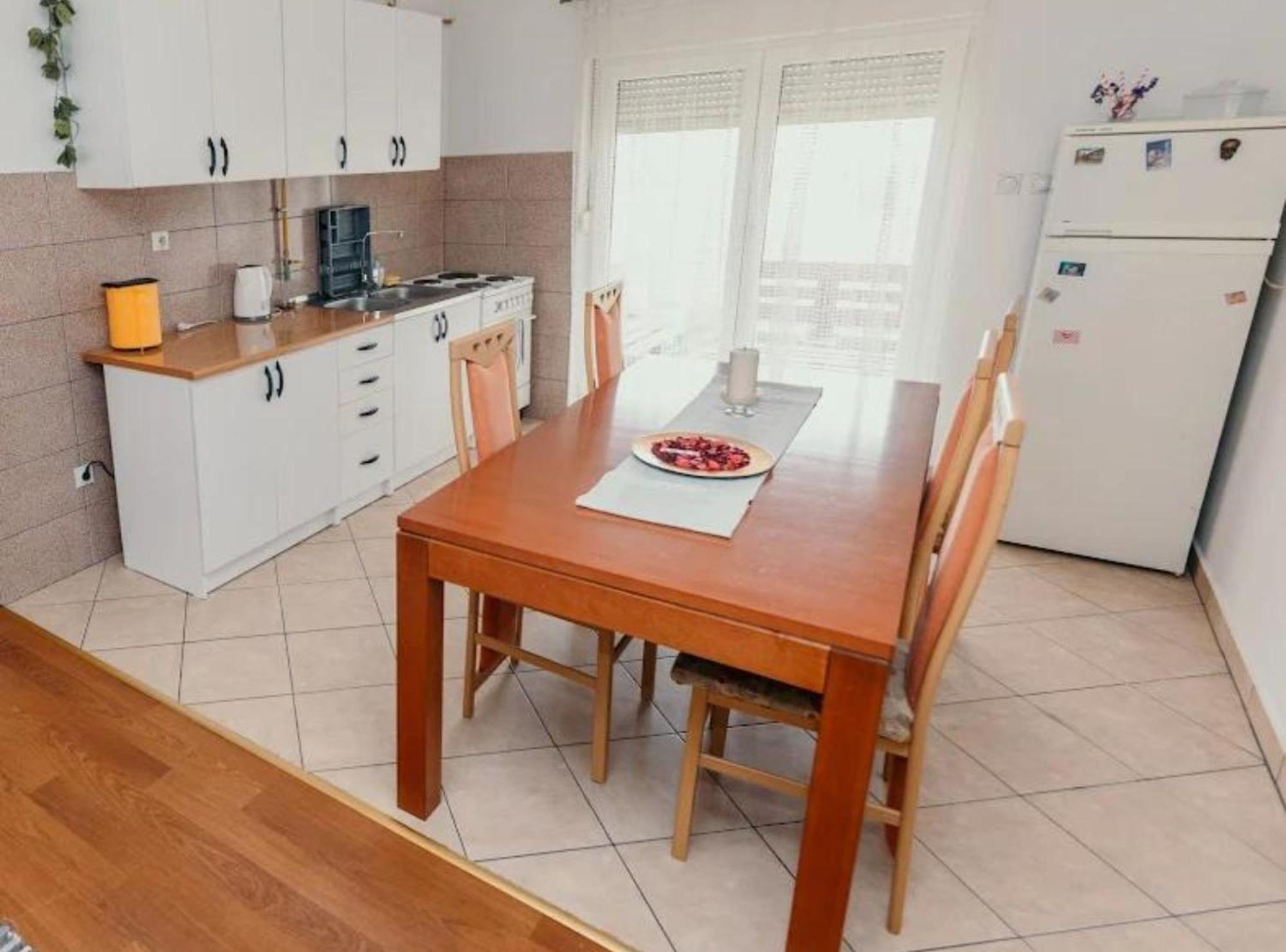 Apartmani Tea I Toni Gradiste المظهر الخارجي الصورة