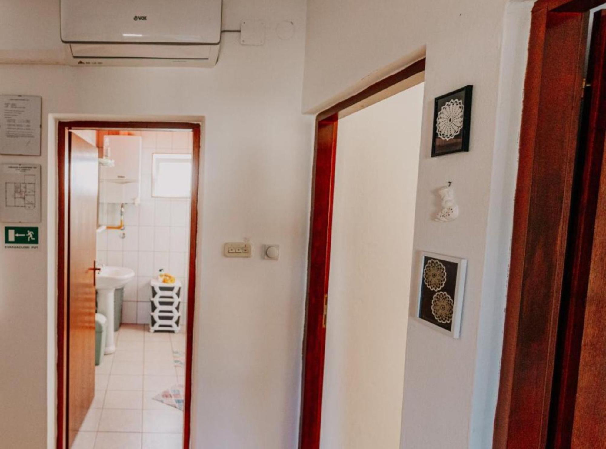 Apartmani Tea I Toni Gradiste المظهر الخارجي الصورة