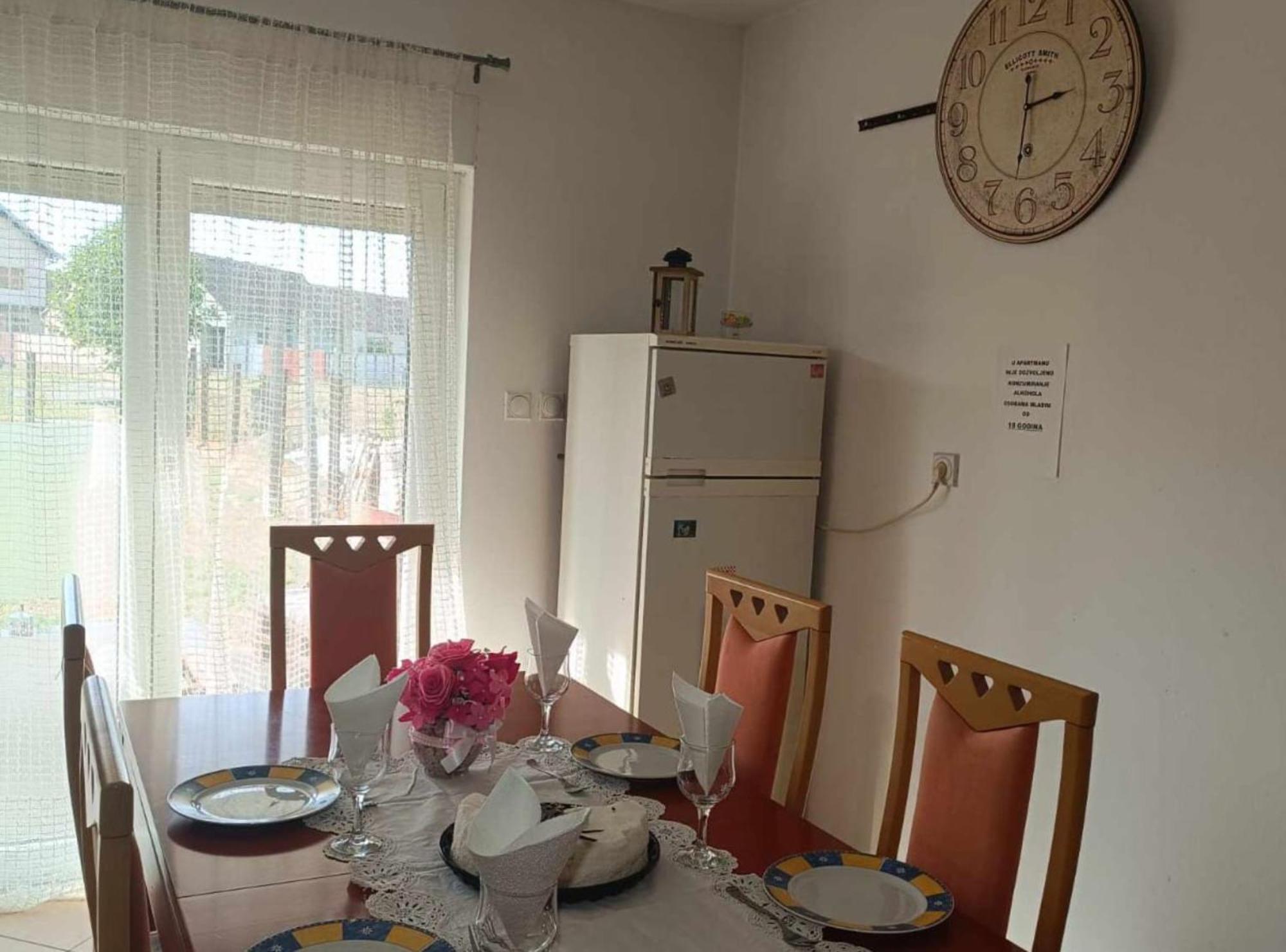 Apartmani Tea I Toni Gradiste المظهر الخارجي الصورة