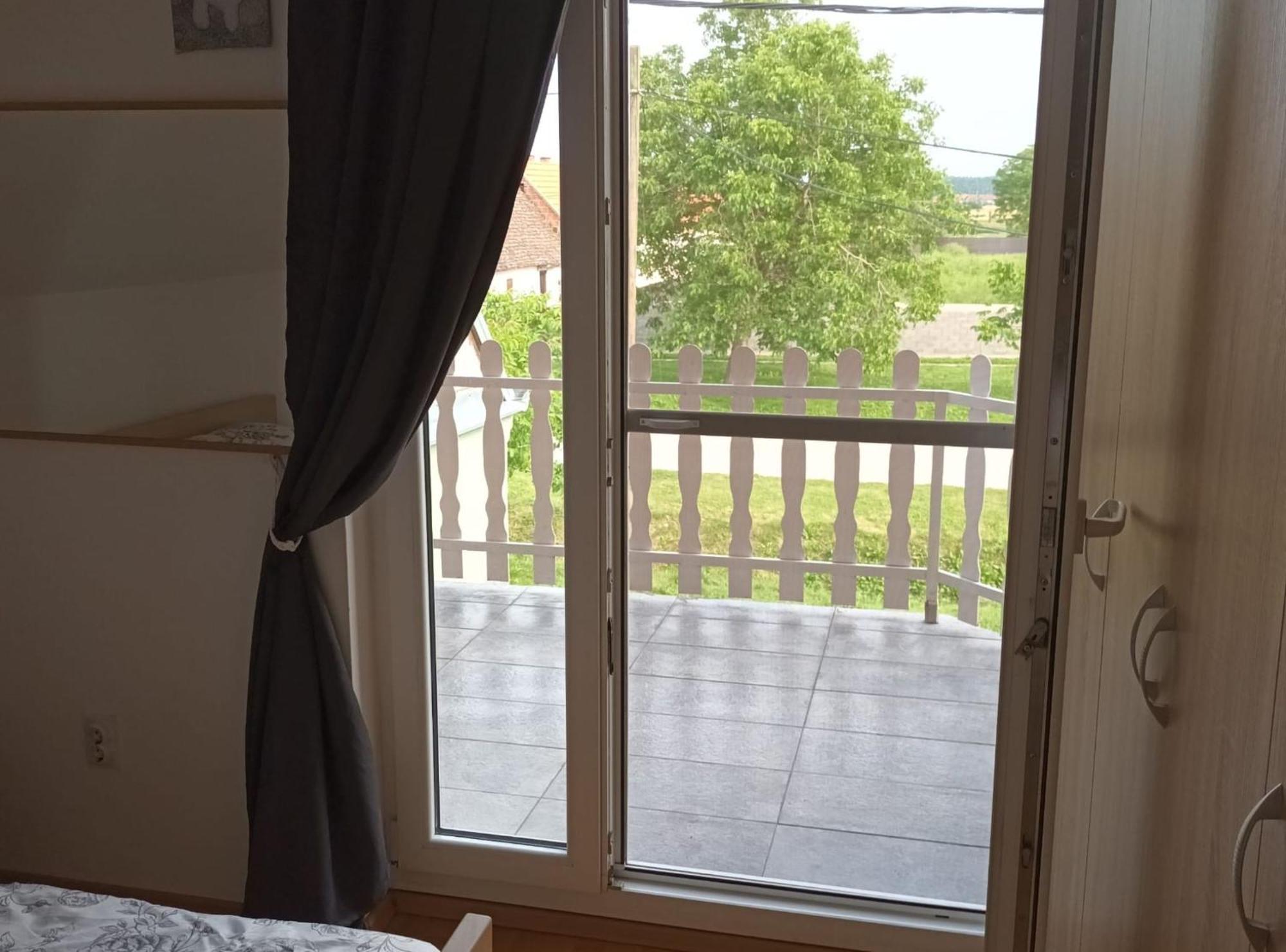 Apartmani Tea I Toni Gradiste المظهر الخارجي الصورة